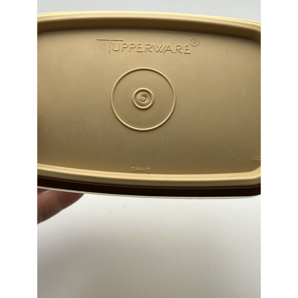 Vintage Tupperware Clear Cracker Container #1243-9 & Yellow Lid 1244-15 - Picture 6 of 6